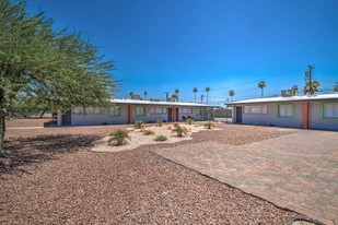 2101 W Heatherbrae Dr in Phoenix, AZ - Foto de edificio - Building Photo