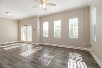 6516 Quiet Pool Ct in Apollo Beach, FL - Building Photo - Building Photo