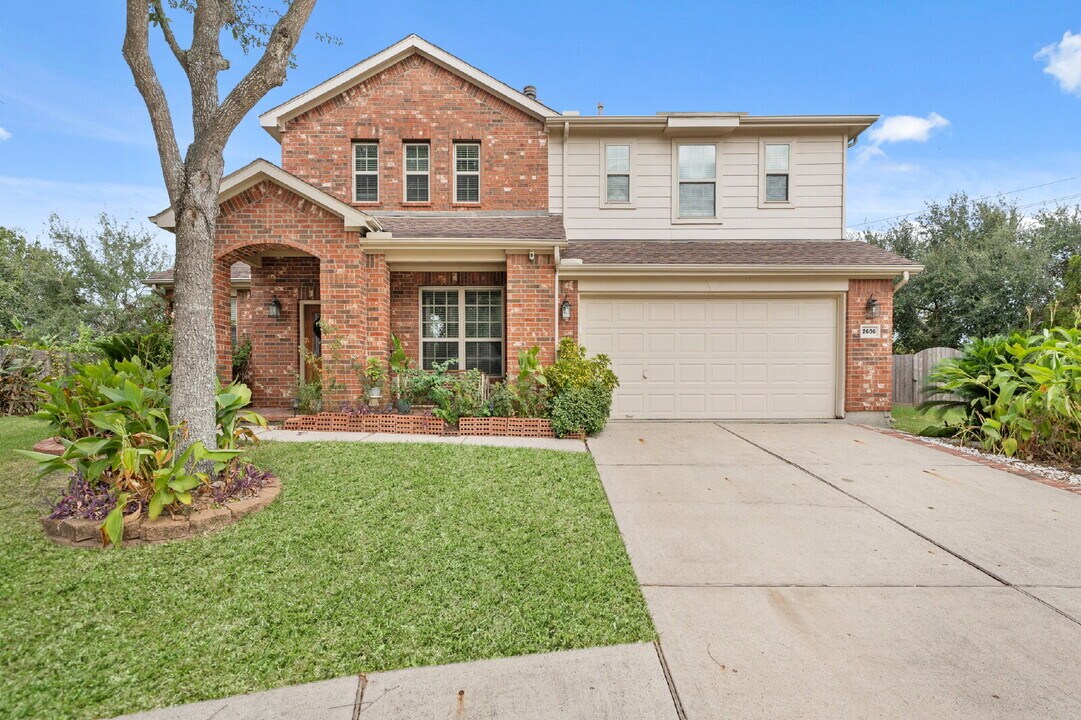 2606 Midnight Star Cir in Friendswood, TX - Building Photo