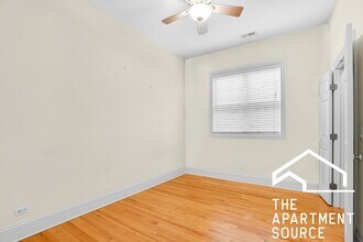 2358 N Damen Ave in Chicago, IL - Building Photo - Building Photo