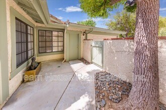 26076 Viento Ct in Santa Clarita, CA - Building Photo - Building Photo