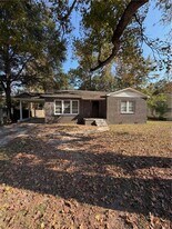 1473 Boudousquie St in Mobile, AL - Building Photo