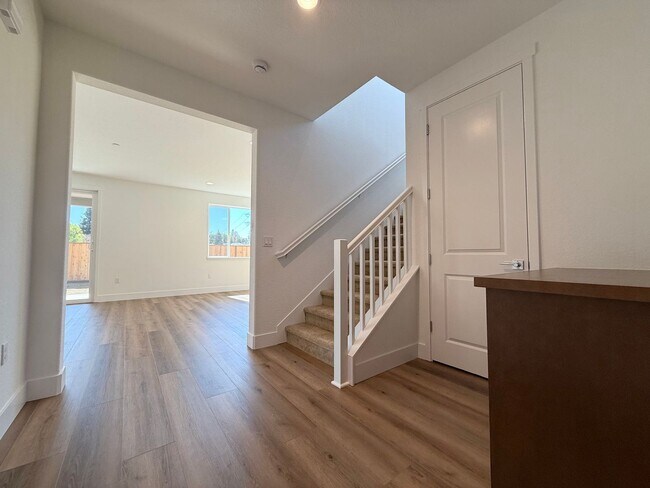 266 Echols Dr in Martinez, CA - Building Photo - Building Photo