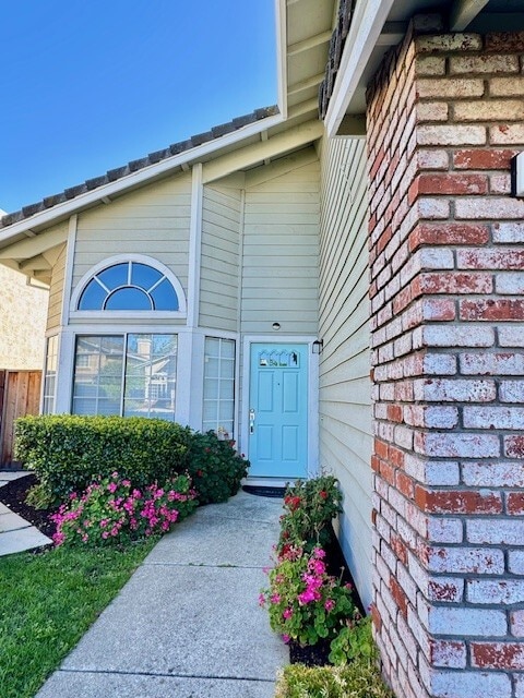 1006 Larkwood Ct in Concord, CA - Building Photo - Building Photo