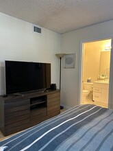 3750 San Simeon Cir in Weston, FL - Foto de edificio - Building Photo
