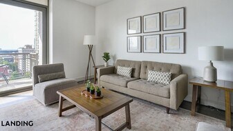 777 Preston St in Houston, TX - Building Photo