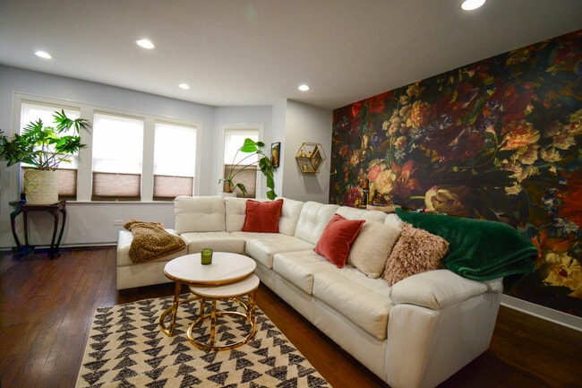 4947 W Parker Ave in Chicago, IL - Building Photo - Building Photo