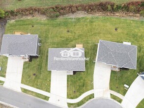 707 Wood Sage Ct in Raymore, MO - Foto de edificio - Building Photo