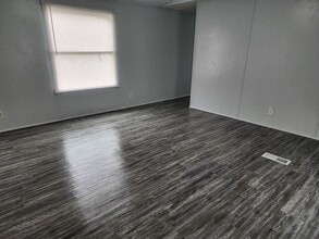 1308 N Avenue J in Portales, NM - Building Photo - Building Photo