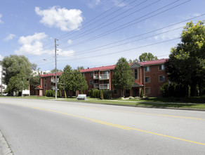 Cedar Grove in Barrie, ON - Building Photo - Building Photo