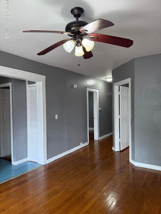 541 Washington Ave in Albany, NY - Building Photo