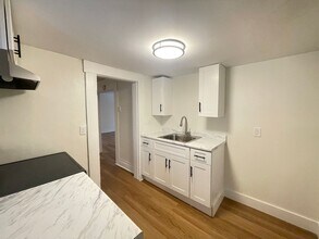 33 Malvern St in Manchester, NH - Foto de edificio - Building Photo