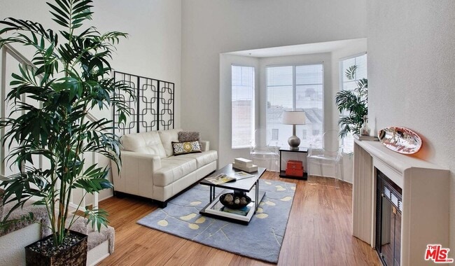 property at 5553 W 6th St