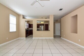 5523 Terrain De Golf Dr in Lutz, FL - Foto de edificio - Building Photo