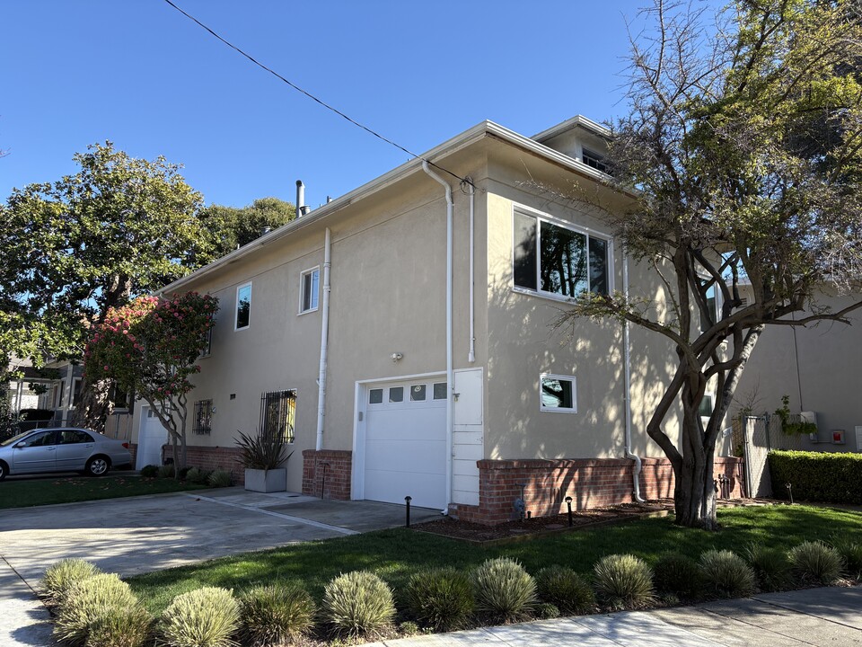 5798 Vicente St in Oakland, CA - Foto de edificio
