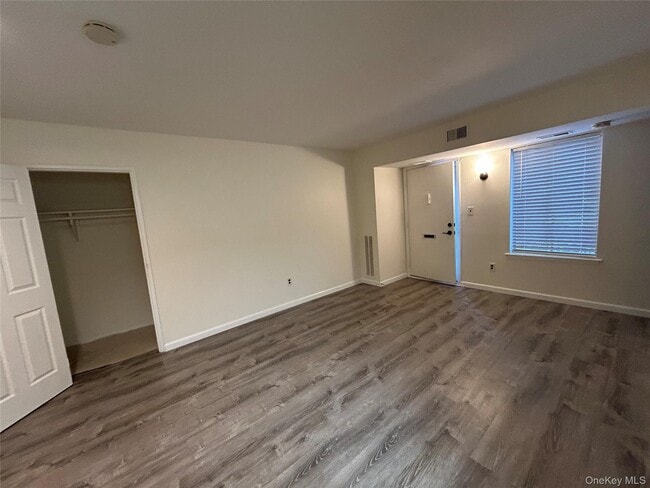 37 El Camino Ct in Coram, NY - Building Photo - Building Photo