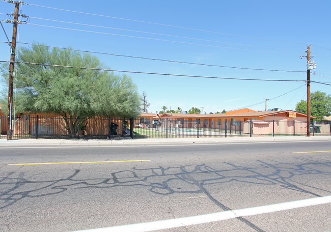 Four Palms in Phoenix, AZ - Building Photo - Building Photo