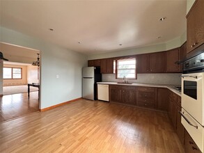 3 Armstrong Ave in Yonkers, NY - Building Photo - Building Photo