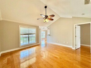 8615 Mallard Reserve Dr in Tampa, FL - Building Photo - Building Photo