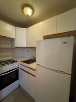 215 Clinton Ave, Unit 1 in Jersey City, NJ - Building Photo