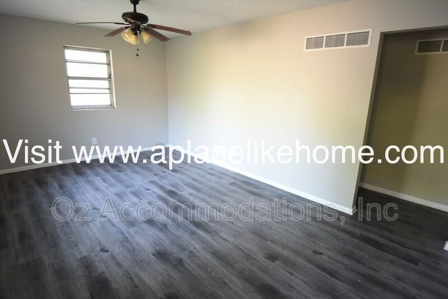 1725 N 76th Terrace in Kansas City, KS - Building Photo - Building Photo