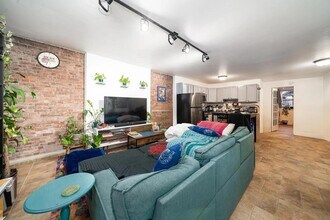 275 7th St in Jersey City, NJ - Building Photo - Building Photo