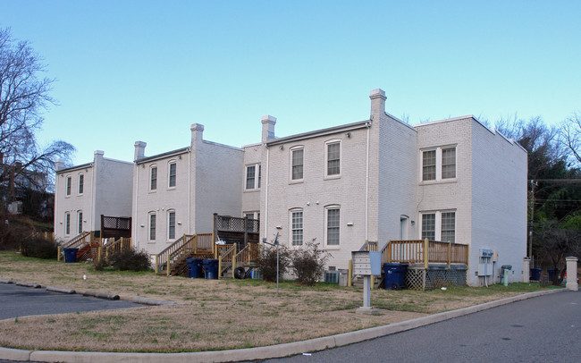 212-222 E Wythe St in Petersburg, VA - Foto de edificio - Building Photo