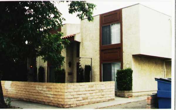 6446-6450 Whitsett Ave in North Hollywood, CA - Building Photo - Building Photo