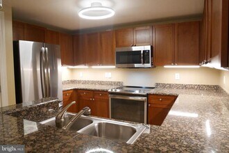 777 7th St NW in Washington, DC - Foto de edificio - Building Photo