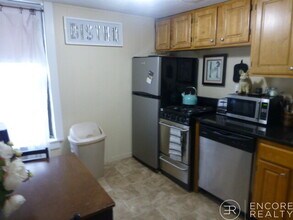 238 Cambridge St in Boston, MA - Foto de edificio - Building Photo