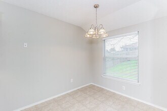 616 Cumberland Dr in Burleson, TX - Foto de edificio - Building Photo