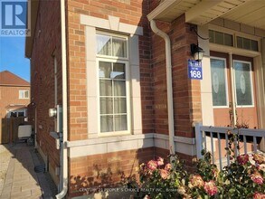 5487 Oscar Peterson Blvd in Mississauga, ON - Building Photo - Building Photo
