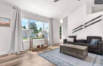 6604 S Dahlia Cir in Centennial, CO - Building Photo - Building Photo