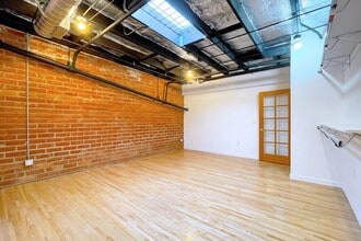 5401 Alvern Cir, Unit Suite D in Los Angeles, CA - Foto de edificio - Building Photo