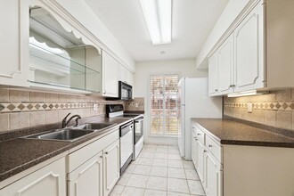 6338 Chevy Chase Dr in Houston, TX - Building Photo - Building Photo