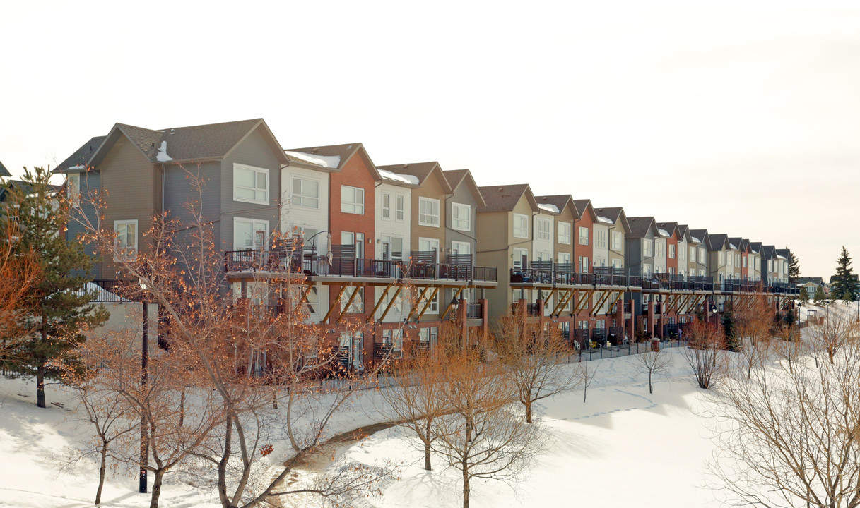 Neptune Townhomes in Edmonton, AB - Building Photo