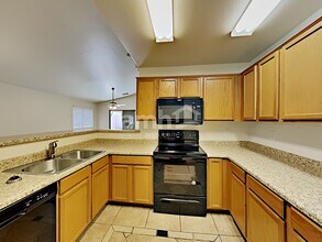 16043 W Vogel Ave in Goodyear, AZ - Building Photo - Building Photo