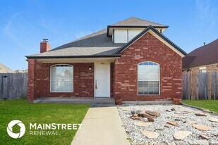 2604 Briarcliff Dr in Moore, OK - Building Photo