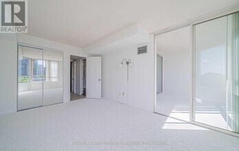 5444 Yonge St in Toronto, ON - Building Photo - Building Photo