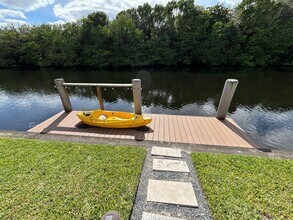 1700 NW 36th Ct in Oakland Park, FL - Building Photo - Building Photo