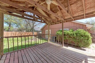8610 Croydon Loop in Austin, TX - Building Photo - Building Photo