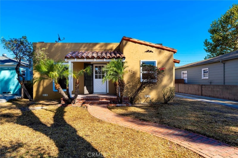 5221 S Indiana St in Anaheim, CA - Building Photo