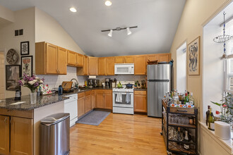 2016 W Wabansia Ave in Chicago, IL - Building Photo - Building Photo