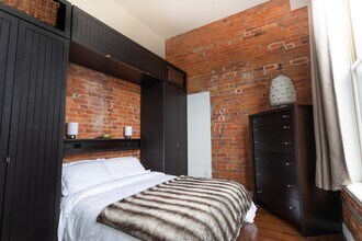 915 King St W in Toronto, ON - Building Photo - Building Photo