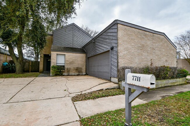 7711 Hopewell Ln in Houston, TX - Building Photo - Building Photo