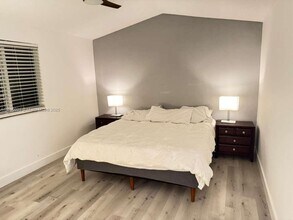 925 Briar Ridge Rd in Weston, FL - Building Photo - Building Photo