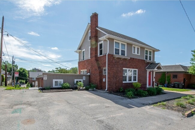 563 S 35th St in Omaha, NE - Building Photo - Building Photo