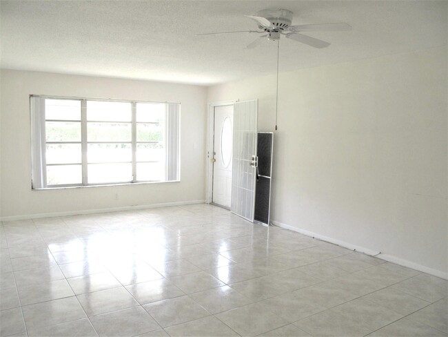 575 High Point Blvd N in Delray Beach, FL - Building Photo - Building Photo