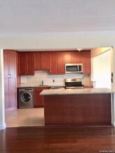 30 Greenridge Ave in White Plains, NY - Building Photo - Building Photo