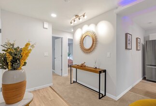 842 100th Ave NE in Bellevue, WA - Building Photo - Building Photo